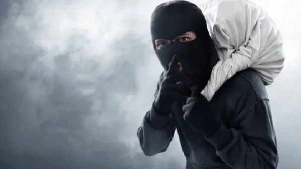 ലുലുവില്‍ നിന്ന് മ്യൂസിക് സിസ്റ്റവും ചൂണ്ടയും വാങ്ങി: പണം എവിടെ നിന്ന്? കുട്ടികള്‍ കവർന്നത് 2.39 ലക്ഷം