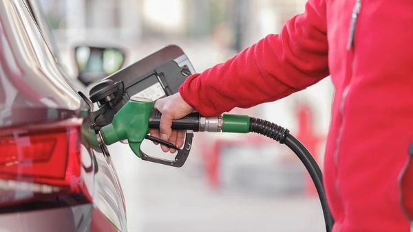 യുഎഇ പെട്രോള്‍ വില ഉയർത്തുന്നു: ഒരു വർഷത്തിനിടയിലെ ഏറ്റവും കൂടിയ നിരക്കിലേക്ക്: ലിറ്ററിന് എത്ര?