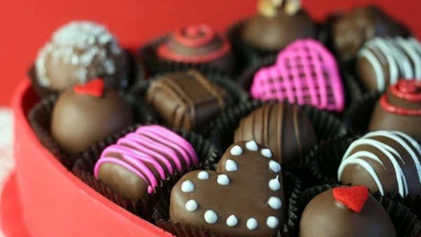Valentine's Day: ഇന്ന് ചോക്ലേറ്റ് ദിനം; പ്രണയത്തിനിടയിൽ ചോക്ലേറ്റ് വന്നത് എങ്ങനെ?