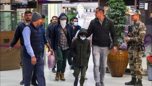 നാടുകടത്തപ്പെട്ട 12 അനധികൃത ഇന്ത്യന്‍ കുടിയേറ്റക്കാരുമായി നാലാമത്തെ വിമാനം ഡല്‍ഹിയിലിറങ്ങി