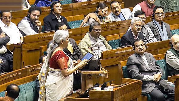 കേന്ദ്ര ബജറ്റ് 2025: പുതിയ ആദായ നികുതി ബില്ല് വരുന്നു; നികുതി നല്‍കുന്നവര്‍ക്ക് നടപടികള്‍ ലളിതം