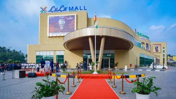 ലുലുവില്‍ വീണ്ടും പകുതി വില; വമ്പന്‍ ഓഫർ എട്ട് ദിവസം: വേഗം ലുലു ഹൈപ്പർ മാർക്കറ്റിലേക്ക് എത്തൂ..