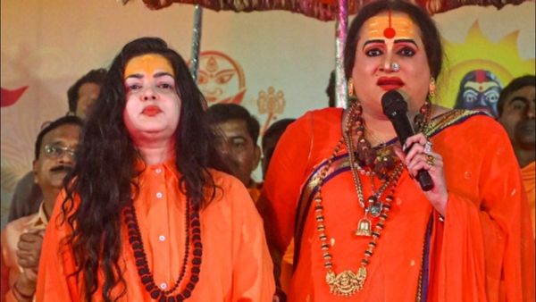 രാജിവച്ചിട്ട് നാലു ദിവസങ്ങള്‍; മമത കുല്‍ക്കര്‍ണി വീണ്ടും മഹാമണ്ഡലേശ്വര്‍ പദവിയില്‍