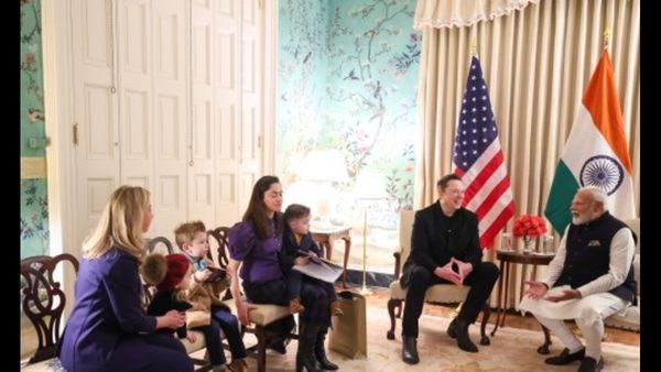 പഞ്ചതന്ത്രം കഥകളും ടാഗോറിന്റെ കവിതകളും; മസ്‌ക്കിന്റെ മക്കള്‍ക്ക് മോദിയുടെ സമ്മാനം