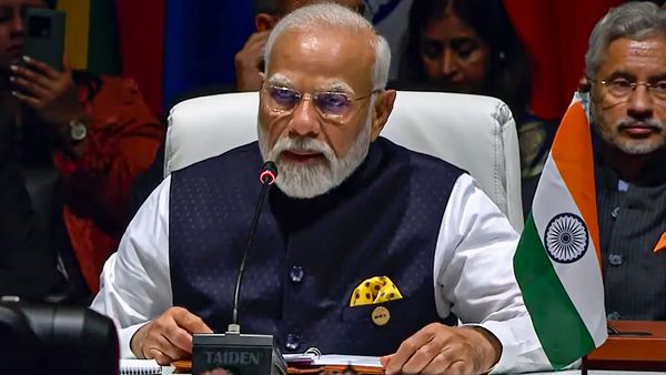 വനിതാ ദിനത്തിൽ എന്റെ സോഷ്യൽ മീഡിയ അക്കൗണ്ടുകൾ ഒരു ദിവസത്തേക്ക് വനിതകൾക്ക് കൈമാറും; പ്രധാനമന്ത്രി