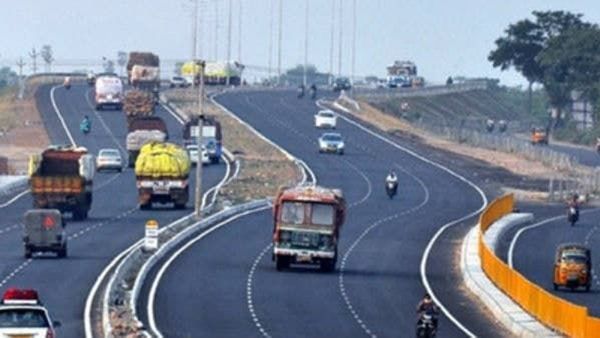 ദേശീയ പാതകളിലെ സ്ഥിരം യാത്രക്കാർക്ക് ആശ്വാസമാകും; വാർഷിക, ലൈഫ്ടൈം ടോൾ പാസ് നടപ്പാക്കാൻ കേന്ദ്രം