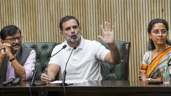 'മഹാരാഷ്ട്രയിലെ വോട്ടര്‍മാര്‍ 9.5 കോടി, വോട്ട് ചെയ്തത് 9.7 കോടി പേര്‍; ഇതെങ്ങനെ സംഭവിച്ചു?' രാഹുല്‍ ഗാന്ധി