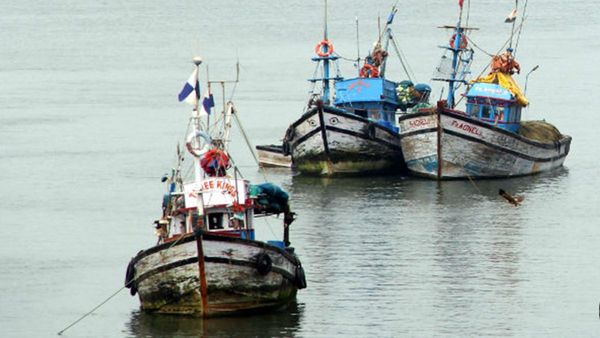 14 ഇന്ത്യന്‍ മത്സ്യത്തൊഴിലാളികളെ അറസ്റ്റ് ചെയ്ത് ശ്രീലങ്കന്‍ നാവിക സേന: രണ്ട് ബോട്ടും പിടിച്ചെടുത്തു