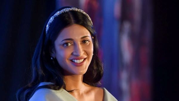 ശ്രുതി ഹാസന്‍ ഹോളിവുഡില്‍; നിഗൂഡതകള്‍ ഒളിപ്പിച്ച് ബ്രിട്ടീഷ് സൈക്കോളജിക്കല്‍ ത്രില്ലര്‍ 'ദി ഐ'