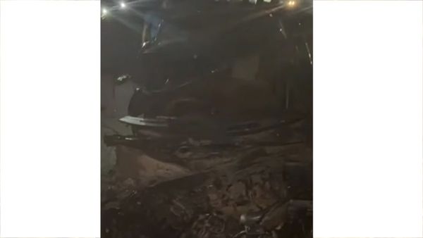 കാസര്‍കോട് കാര്‍ ഡിവൈഡറിലേക്ക് ഇടിച്ചുകയറി അപകടം; മൂന്ന് മരണം