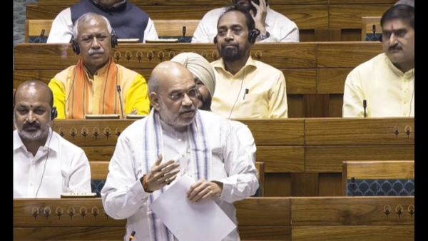 'ഇന്ത്യ ഒരു സത്രമല്ല'; അനധികൃത കുടിയേറ്റം നിയന്ത്രിക്കുന്ന ബില്‍ ലോക്സഭ പാസാക്കി; മമതയ്ക്കു വിമര്‍ശനം