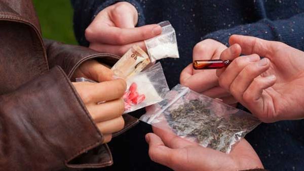 നാട്ടില്‍ മയക്കുമരുന്ന് ഇടപാടുണ്ടോ? ഈ നമ്പറില്‍ വിളിച്ച് അറിയിക്കാം: നടപടികള്‍ ശക്തമാക്കി പൊലീസ്