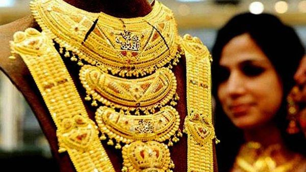 ഇങ്ങനെയൊന്ന് അടുത്ത കാലത്തൊന്നുമുണ്ടായിട്ടില്ല... ദുബായിലും സ്വര്‍ണം കുതിക്കുന്നു!