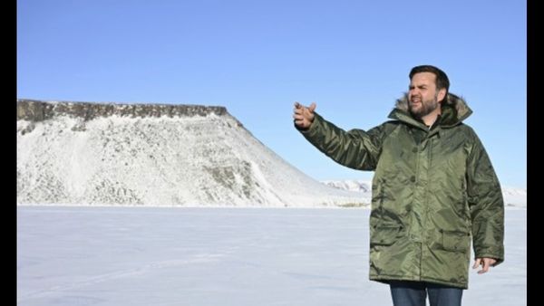 ഗ്രീന്‍ലന്‍ഡിന്റെ മണ്ണില്‍ ആശങ്കയുടെവിത്തിട്ട് ക്ഷണിക്കാത്ത അതിഥി; ജെഡി വാന്‍സിന്റെ സന്ദര്‍ശനത്തില്‍ വിമര്‍ശനം