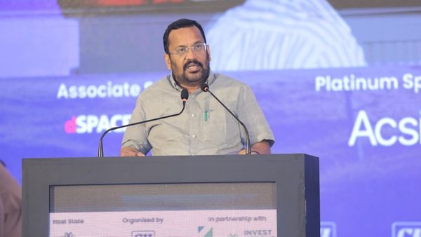 'കേന്ദ്രം ഇപ്പോഴും കേരളത്തോട് ക്രൂരത കാണിക്കുന്നു, സമരം ചെയ്യുന്നവരോട് ഒരു വിരോധവുമില്ല'; മന്ത്രി കെ രാജൻ