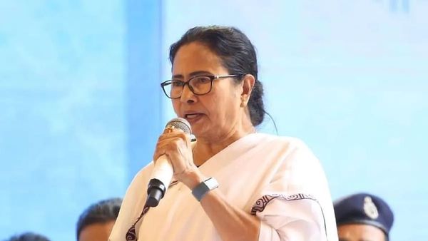 ലണ്ടനിൽ മമത ബാനർജിക്കെതിരെ വിദ്യാർത്ഥി പ്രതിഷേധം; കൂസലില്ലാതെ പ്രസംഗം തുടർന്ന് ബംഗാൾ മുഖ്യമന്ത്രി