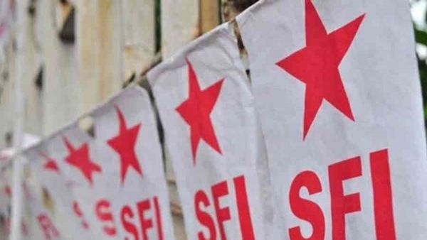 കൗമാരപ്രായക്കാരായ വിദ്യാർത്ഥികളിൽ വർദ്ധിച്ചുവരുന്ന സാമൂഹ്യ വിരുദ്ധ പ്രവണതകളെ ചെറുക്കണം; എസ്എഫ്ഐ