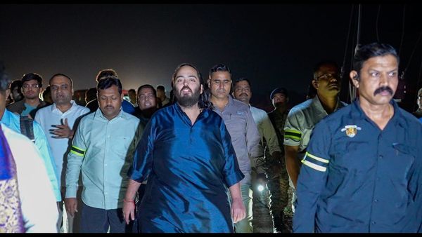 170 കിലോമീറ്റര്‍ ആത്മീയ പദയാത്രയുമായി ആനന്ദ് അംബാനി; ജാംനഗര്‍ മുതല്‍ ദ്വാരക വരെ