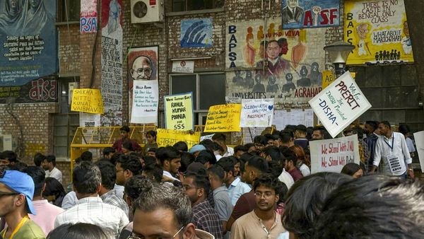 ജെഎന്‍യു വിദ്യാര്‍ത്ഥി യൂണിയന്‍ തിരഞ്ഞെടുപ്പില്‍ ഇടത് പാനലിന് മിന്നും ജയം; ഒരു സീറ്റ് എബിവിപിക്ക്