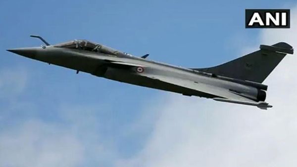 നാവികസേനയ്ക്ക് 26 റഫാല്‍ യുദ്ധ വിമാനങ്ങള്‍; ഫ്രാന്‍സുമായി 63000 കോടി രൂപയുടെ കരാറിന് ഇന്ത്യ