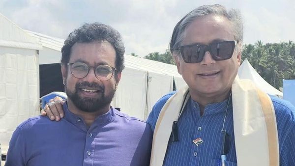 പാകിസ്ഥാന് യുപിഎ സർക്കാർ '2.5 കോടി' ഡോളർ നല്‍കിയതെങ്കിലും തരൂർ മറക്കരുതായിരുന്നു: ജോണ്‍ ബ്രിട്ടാസ്