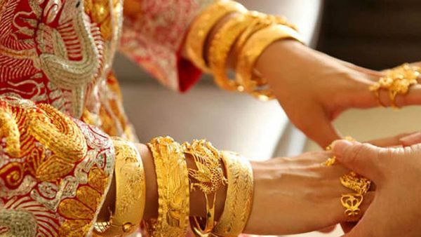 ദുബായില്‍ നിന്ന് സ്വര്‍ണം വാങ്ങാന്‍ പറ്റിയ സമയം, ഒറ്റമാസം ഗ്രാമിന് കുറഞ്ഞത് 34 ദിര്‍ഹം!