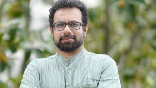 'വേടന്റെ അമ്മ ശ്രീലങ്കൻ വംശജ, കേസിൽ കണക്ഷനുണ്ടെന്ന്.. ശുദ്ധ അസംബന്ധം'; പൊട്ടിത്തെറിച്ച് ജോൺ ബ്രിട്ടാസ്
