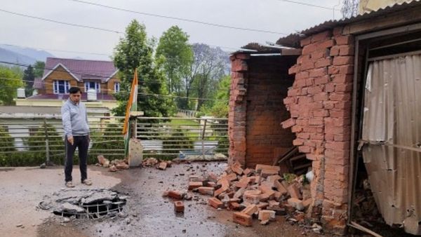 ഇന്ത്യന്‍ സൈനികന് വീരമൃത്യു; നാലു കുട്ടികള്‍ കൊല്ലപ്പെട്ടു: ഒഴിപ്പിക്കല്‍: അതീവ ജാഗ്രത