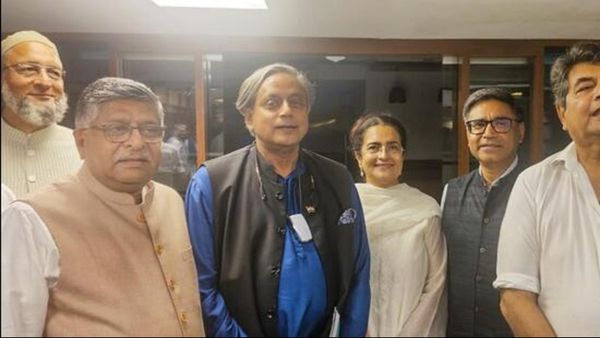 ഓപ്പറേഷന്‍ സിന്ദൂര്‍; കേന്ദ്രസര്‍ക്കാരിന്റെ ആദ്യ പ്രതിനിധി സംഘം ഇന്ന് യുഇയിലേക്ക്