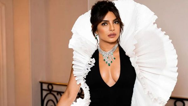 സുന്ദരനല്ലാത്ത തന്നെ ഉമ്മ വെക്കാൻ പ്രിയങ്ക മടിച്ചുവെന്ന് നടൻ; അതിന് അത്തരം സിനിമകൾ ചെയ്യണമെന്ന് മറുപടി