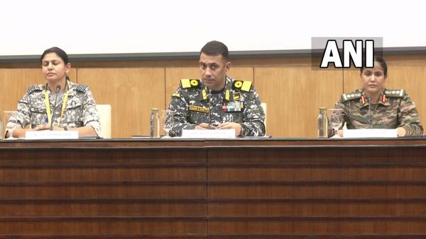 പാകിസ്ഥാന്റേത് നുണകളുടെ യുദ്ധം: നമ്മുടെ ബ്രഹ്മോസ് മിസൈലും വ്യോമതാവളങ്ങളും തകർത്തിട്ടില്ലെന്ന് സേന