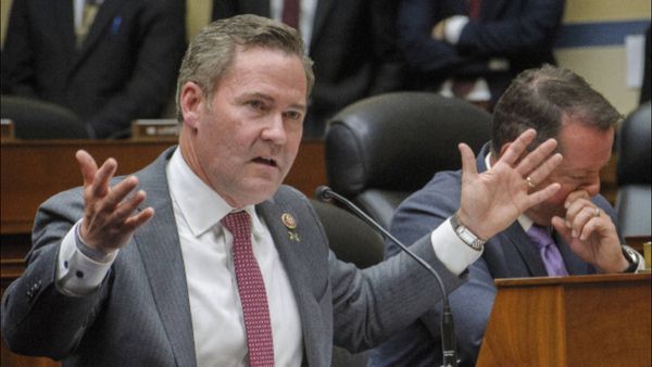 യുഎസ് ഭരണകൂടത്തില്‍ വമ്പന്‍ അഴിച്ചുപണി; സൈനിക രഹസ്യം ചോര്‍ന്നതില്‍ ദേശീയസുരക്ഷാ ഉപദേഷ്ടാവിനെ ഒഴിവാക്കി ട്രംപ്