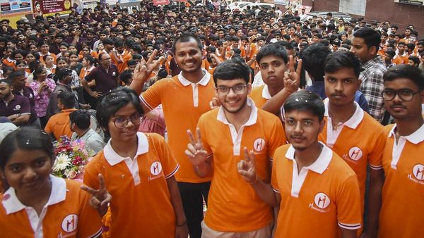 ജെഇഇ പെണ്‍കുട്ടികള്‍ക്ക് കടുപ്പം: യോഗ്യത നേടിയത് 17.3 ശതമാനം മാത്രം: വികലാംഗ വിഭാഗത്തില്‍ മുന്നേറ്റം