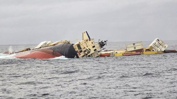 മഹാരാഷ്ട്ര താമസിച്ചില്ല; കേരളം എന്തുകൊണ്ട് ഇതുവരേയും കപ്പല്‍ കമ്പനിക്കെതിരെ കേസെടുത്തില്ല: കെസി വേണുഗോപാല്‍