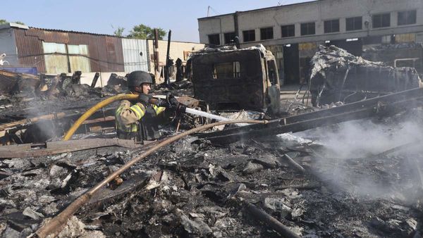 ഉക്രെയ്‌നെതിരെ 500 ഡ്രോണുകളുമായി റഷ്യയുടെ വന്‍ വ്യോമാക്രമണം, എഫ്-16 പൈലറ്റ് കൊല്ലപ്പെട്ടു