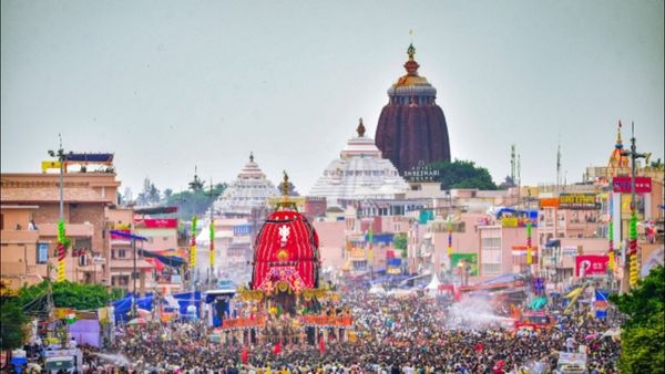 പുരി ജഗന്നാഥ രഥയാത്രയ്ക്കിടെ തിക്കും തിരക്കും: മൂന്ന് മരണം: നിരവധി പേര്‍ക്ക് പരിക്ക്