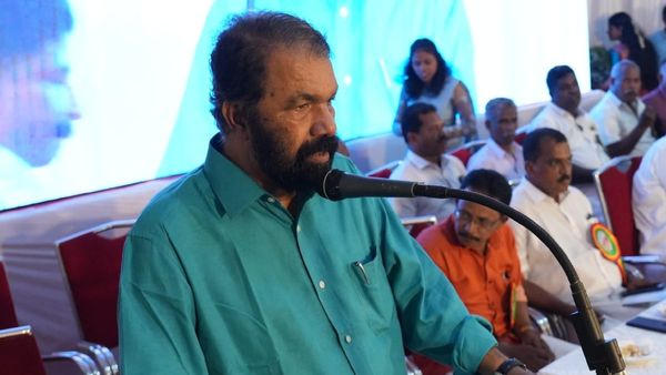 'കേരളം ലക്ഷദ്വീപിനോട് ഐക്യദാര്‍ഢ്യം പ്രഖ്യാപിക്കുന്നു; മാതൃഭാഷാ പഠനം അനുവദിക്കണം'