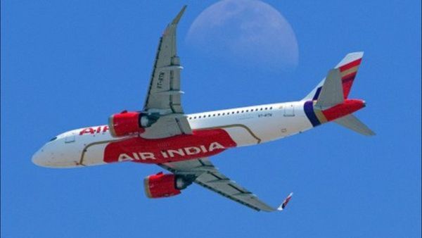 തലനാരിഴയ്ക്കു ദുരന്തം വഴിമാറി; ടേക്ക് ഓഫിന് പിന്നാലെ എയര്‍ ഇന്ത്യ വിമാനം 900 അടിയിലേക്ക് താഴ്ന്നു