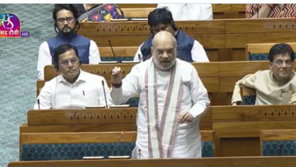 'സ്വന്തം മന്ത്രിമാർ പറയുന്നതല്ല, വിദേശികളെയാണ് അവർക്ക് വിശ്വാസം';പ്രതിപക്ഷത്തിനെതിരെ പൊട്ടിത്തെറിച്ച് അമിത് ഷാ