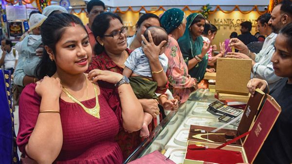 സ്വർണം വിലക്കുറവില്‍ സ്വന്തമാക്കാന്‍ ഒരു ബാംഗ്ലൂർ മാതൃക: പെണ്‍കുട്ടികള്‍ മാറിചിന്തിക്കുന്നു, നമുക്കും പകർത്താം