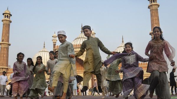 മുഹറം അവധി തിങ്കളാഴ്ച?: സർക്കാർ പ്രഖ്യാപിക്കണം: സ്കൂള്‍ വിദ്യാർത്ഥികളും പ്രതീക്ഷയില്‍