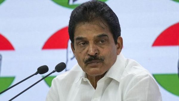 അടൂർ സ്വയം തിരുത്തണം; പരാമർശം അങ്ങേയറ്റം നിരാശാജനകവും അപലപനീയവും: കെസി വേണുഗോപാല്‍