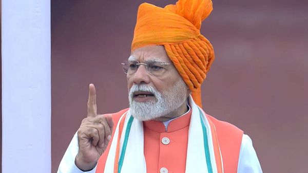 ദീപാവലിക്ക് രാജ്യത്തിന് പുതിയ സർപ്രൈസ്; പാക് ഭീഷണി ഇന്ത്യ വെച്ചുപൊറുപ്പിക്കില്ല: നരേന്ദ്ര മോദി