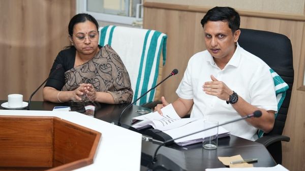 ശബരിമല തീര്‍ത്ഥാടനം; തയ്യാറെടുപ്പിന് പൊതുമരാമത്ത് വകുപ്പില്‍ കോര്‍ ടീം; മന്ത്രി പിഎ മുഹമ്മദ് റിയാസ്