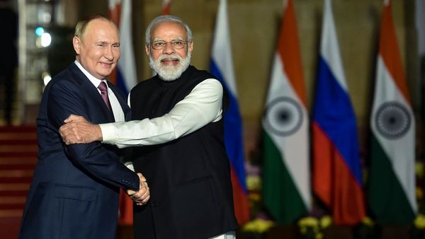 ഭീഷണി വേണ്ട; റഷ്യന്‍ എണ്ണ വാങ്ങണോ എന്ന് ഇന്ത്യ തീരുമാനിക്കും: ട്രംപിനോട് റഷ്യ