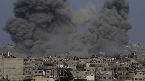 യെമനില്‍ തീ തുപ്പി ഇസ്രായേലിന്റെ ആക്രമണം: പ്രസിഡന്റിന്റെ കൊട്ടാരത്തിലും ബോംബ് വർഷം