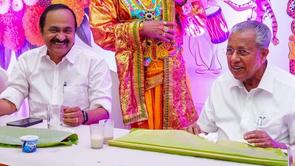 മുഖ്യമന്ത്രിക്കൊപ്പം ഓണസദ്യ; വിഡി സതീശന്‍ ചെയ്തത് തെറ്റോ? കോണ്‍ഗ്രസില്‍ ഭിന്ന സ്വരം