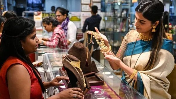 സ്വർണം രണ്ടാമത് നില്‍ക്കണം: വില വർധനവില്‍ കേമന്‍ വെള്ളി; അധികമായി നല്‍കിയത് 9 ശതമാനം ലാഭം