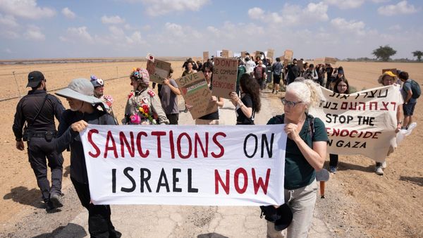 ബ്രിട്ടന്‍ തെറ്റു തിരുത്താന്‍ വൈകി; ഫ്രാന്‍സില്‍ നിന്ന് തുടങ്ങിയ കാറ്റ് കുളിരേകില്ല, എങ്കിലും പ്രതീക്ഷ