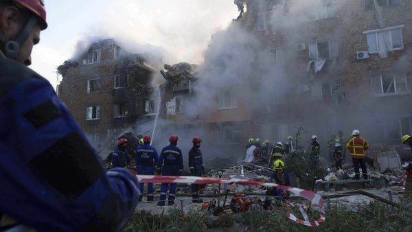 കീവിലെ ഭരണസിരാകേന്ദ്രം ആക്രമിച്ച് റഷ്യ; എണ്ണ പൈപ്പ്ലൈൻ ലക്ഷ്യമിട്ട് തിരിച്ചടിച്ച് യുക്രൈനും, യുദ്ധം മുറുകുന്നു